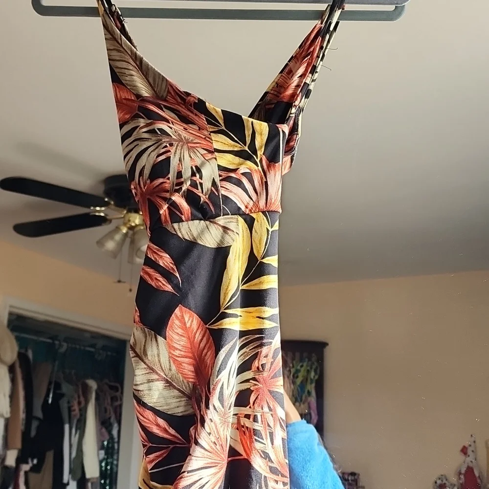 Dress - Picture 4 of 4